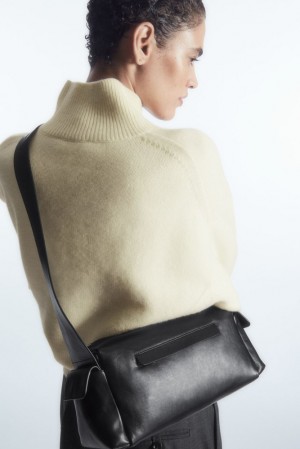 Black COS Pocket Crossbody - Leather | OE97-N1GU