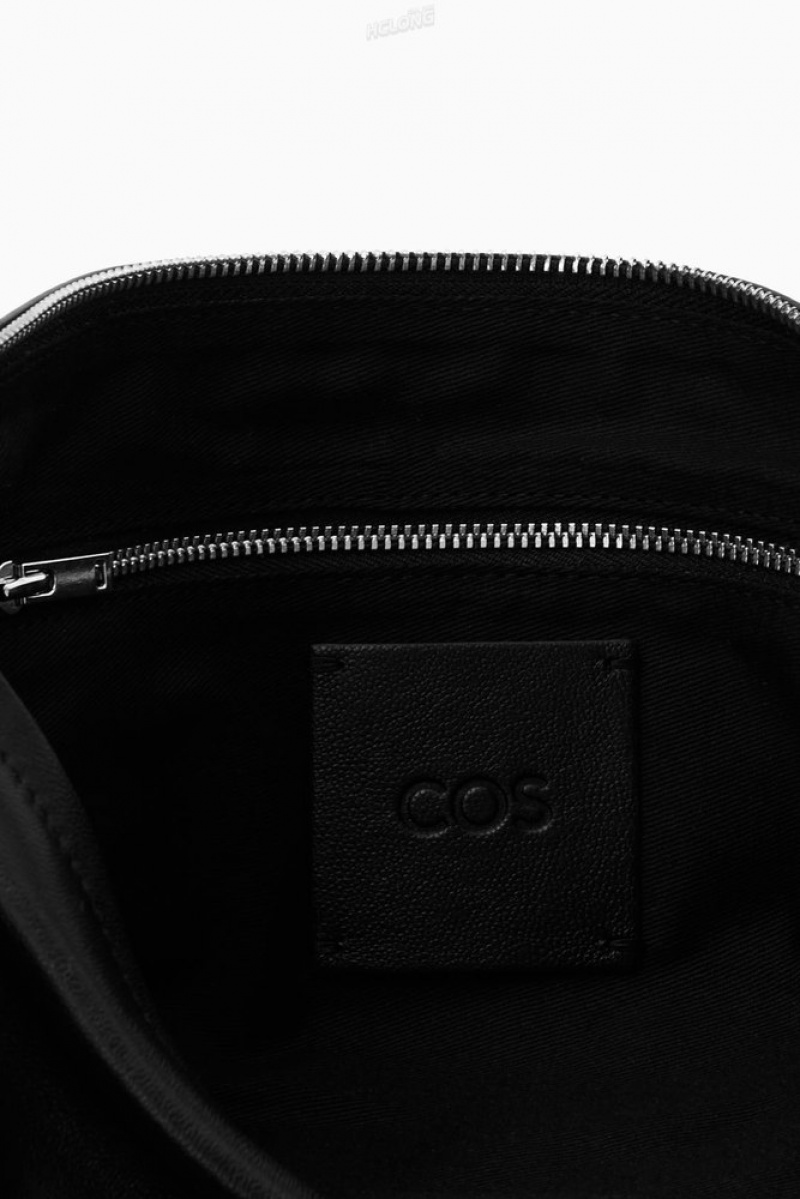 Black COS Gathered Crossbody - Leather | RI19-Z8SR