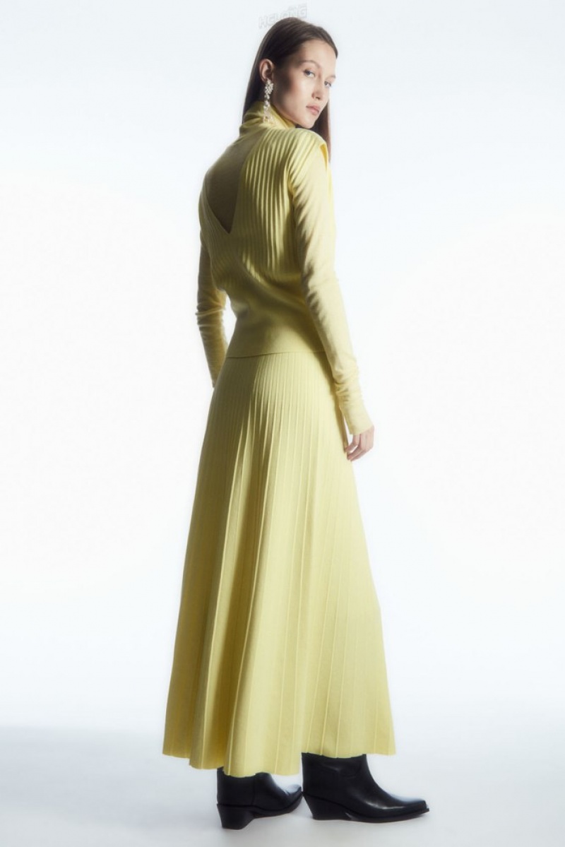 Light Yellow COS Pleated Knitted Maxi Skirt | DP12-F8EZ