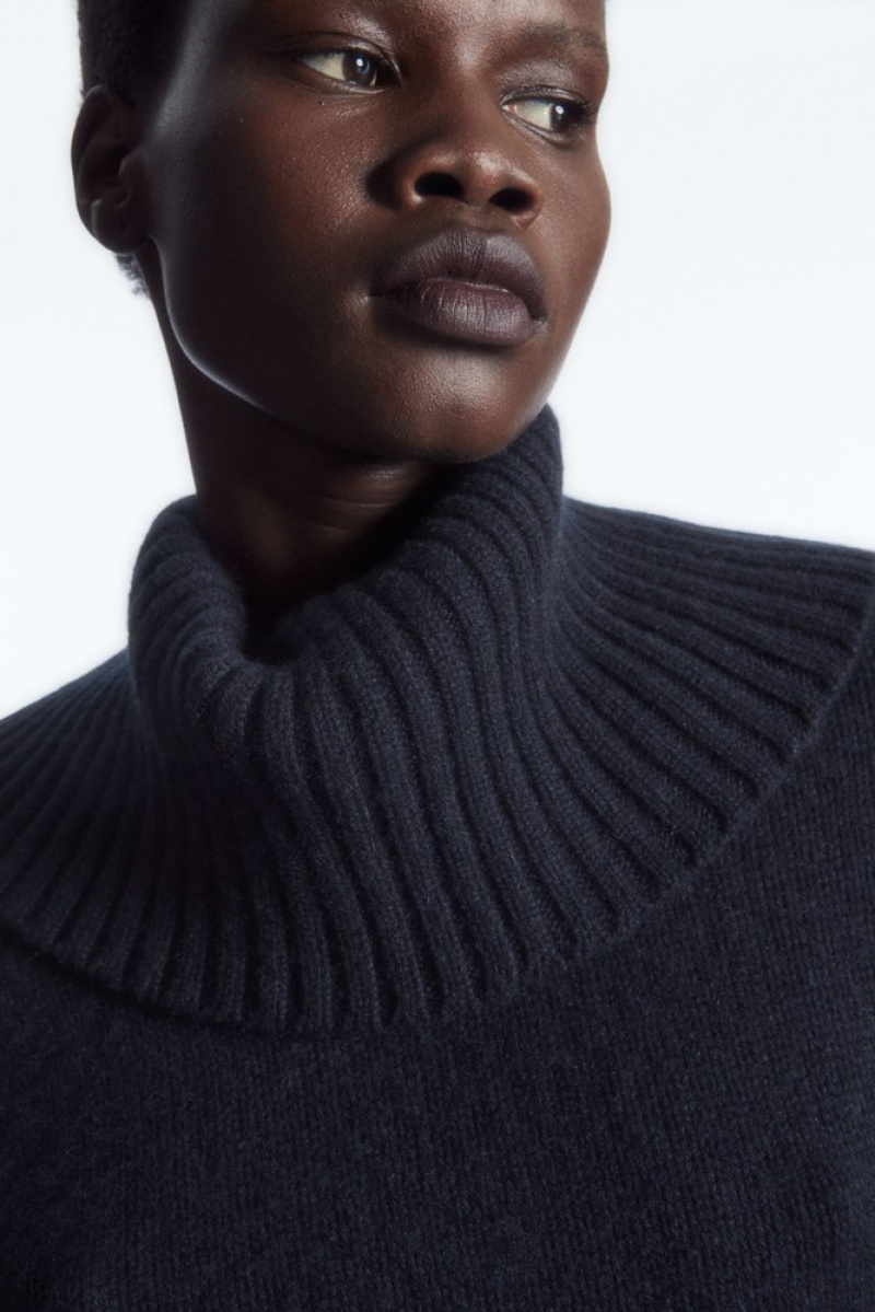 Navy COS Oversized Pure Cashmere Roll-Neck Jumper | KW02-M1NY